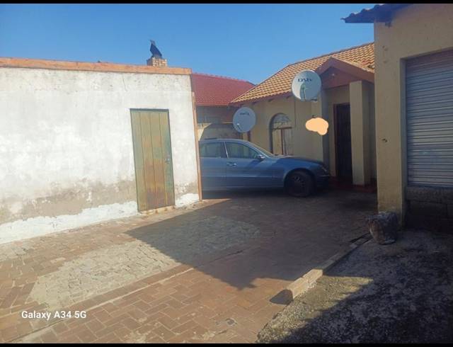 4 BEDROOM HOUSE FOR SALE IN MAOKENG